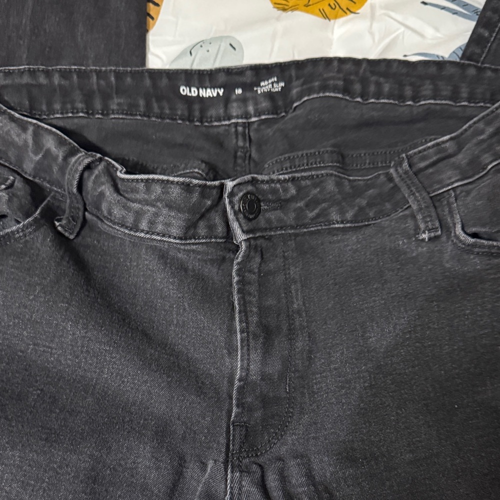 Old Navy Men's Dark Gray Slim Straight Jeans